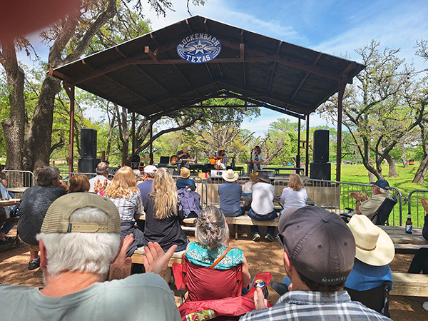 Luckenbach 2024